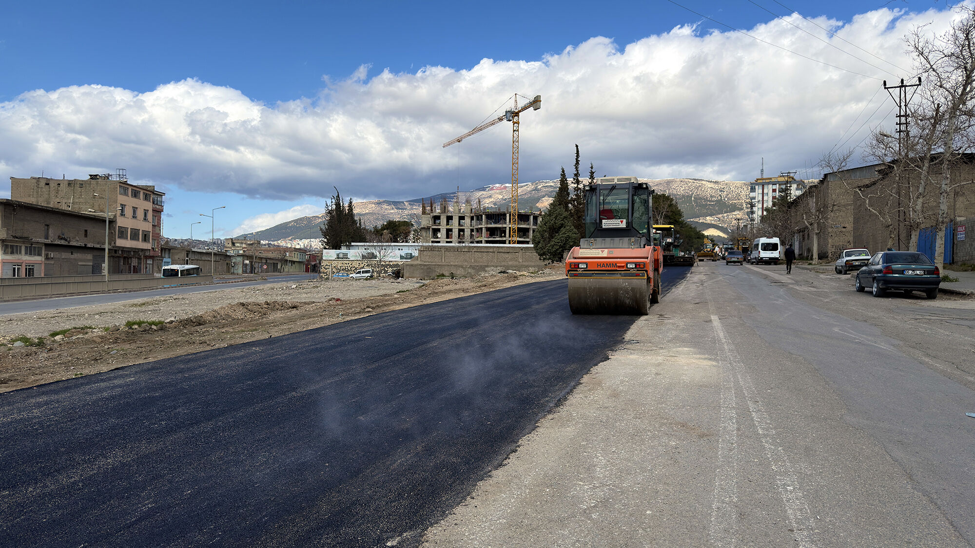Büyükşehir Dulkadiroğlu’nda Yol Yenilemelerine Devam Ediyor (1)