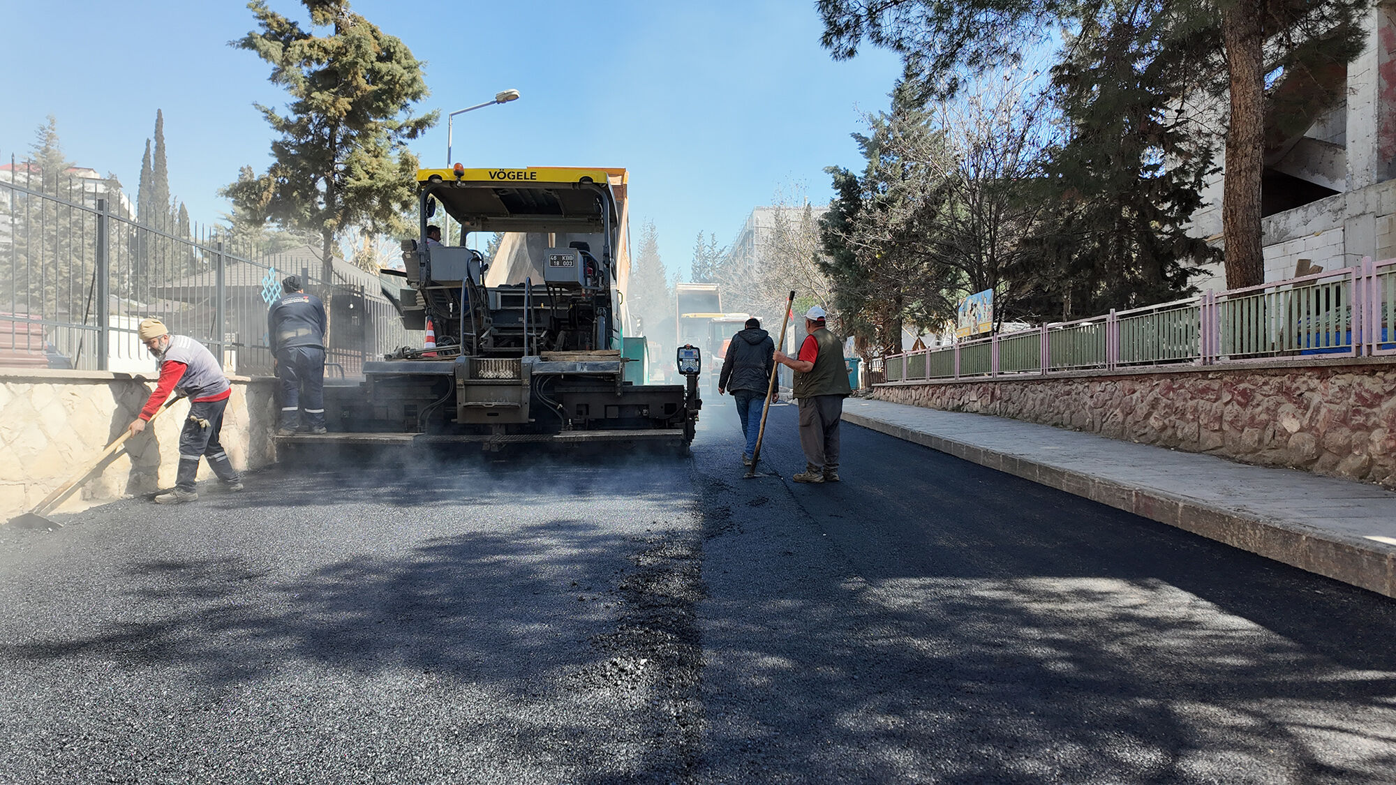 Büyükşehir, Dulkadiroğlu’nda Yol Yenilemelerini Sürdürüyor (2)