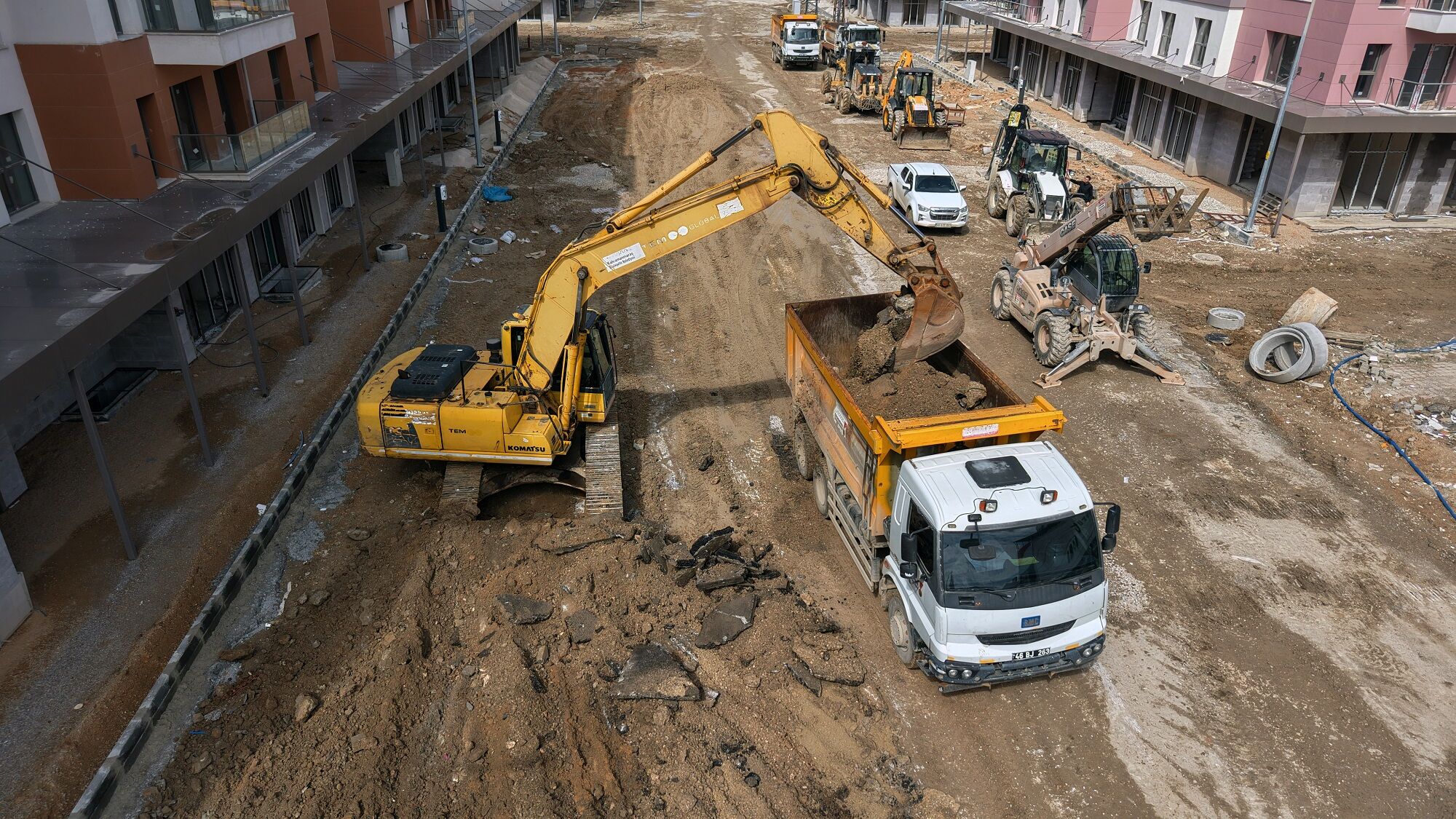 Büyükşehir, Elbistan Hacı Esat Efendi Caddesi’ni 30 Milyonluk Yatırımla Yeniliyor (1)