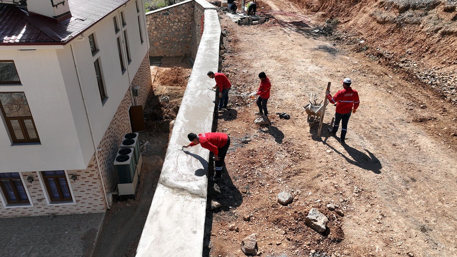 Çınaraltı Sosyal Tesisleri’nde Çevre Düzenine Geçildi (1)