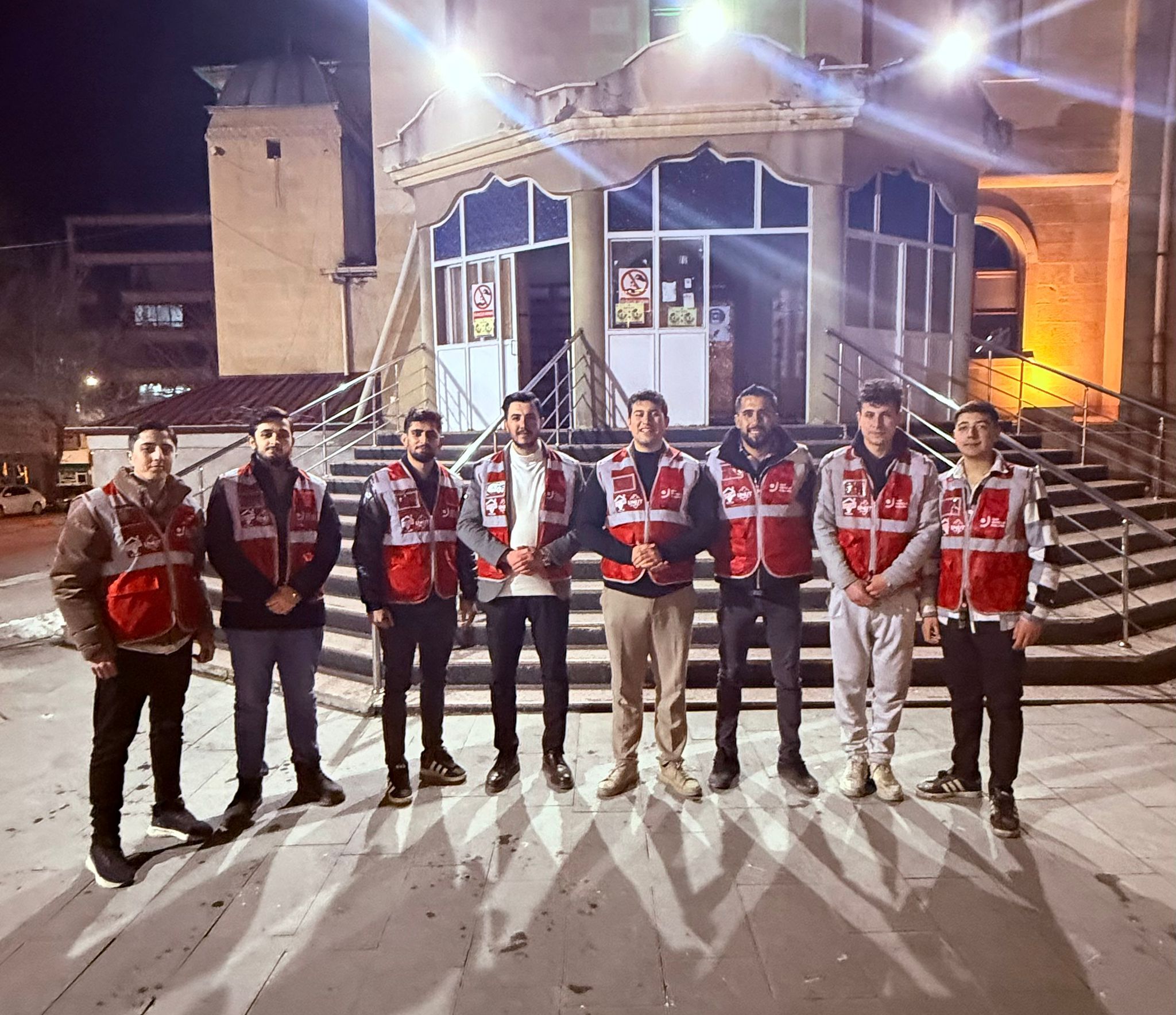 Cumhuriyet Halk Partisi Afşin Gençlik Kolları’ndan Teravih Sonrası Lokum İkramı