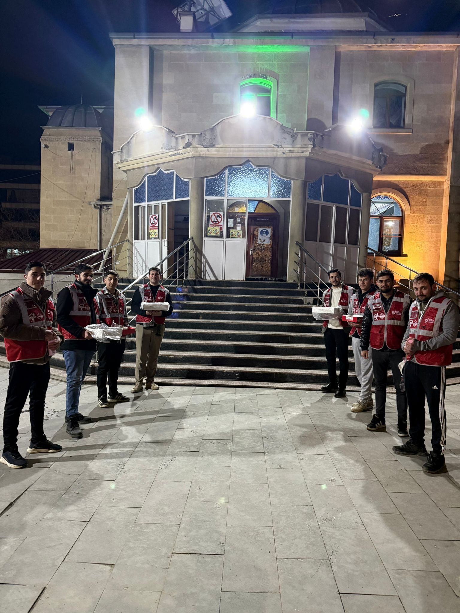 Cumhuriyet Halk Partisi Afşin Gençlik Kolları’ndan Teravih Sonrası Lokum İkramı1