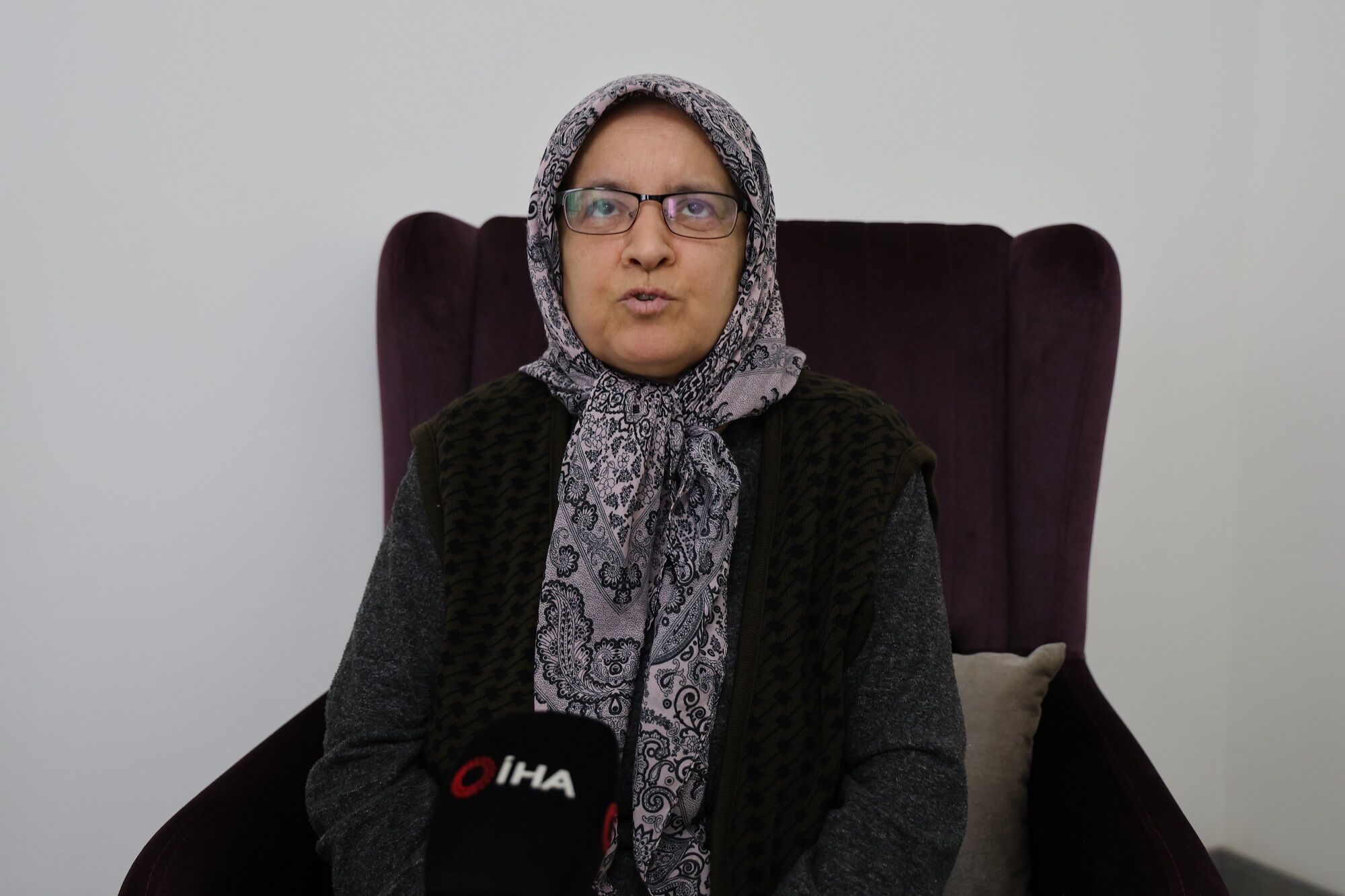 Depremzede Anne, Down Sendromlu İki Çocuğuyla Yeni Yuvasına Kavuştu (3)