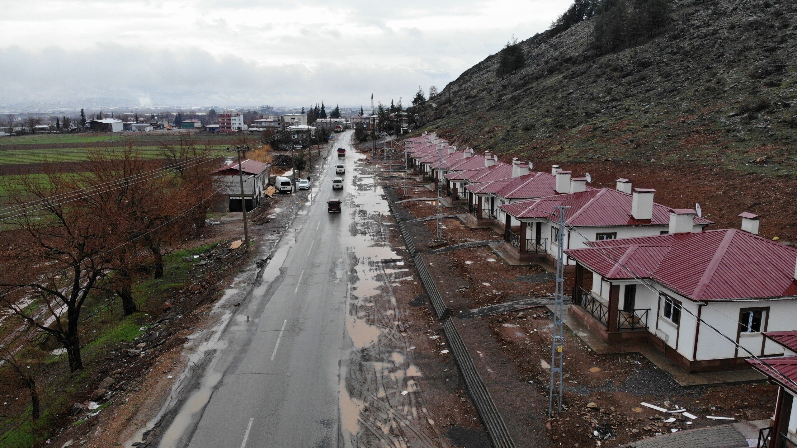 Depremzedelere 15 Köy Konutu Teslim Edildi (1)