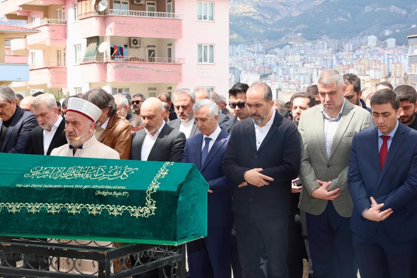 Eski Milletvekili Ahmet Özdemir’in Annesi Toprağa Verildi (3)