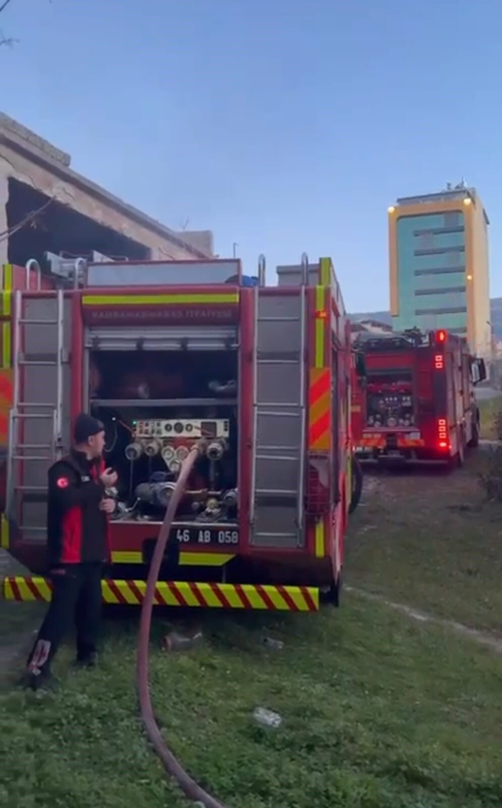 Fabrika Alevlere Teslim Oldu (1)