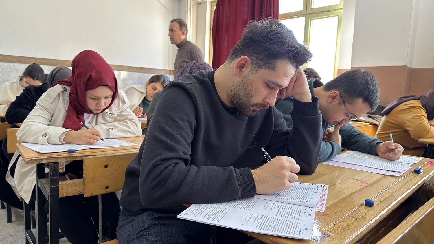 Gençler Gerçek Sınav Atmosferini Yaşadı; Büyükşehir’in Deneme Sınavına Yoğun İlgi (4)