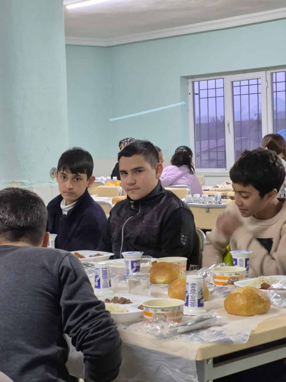 Hüyüklü Mahallesi’nde Ramazan Ayına Özel Anlamlı İftar Etkinliği5