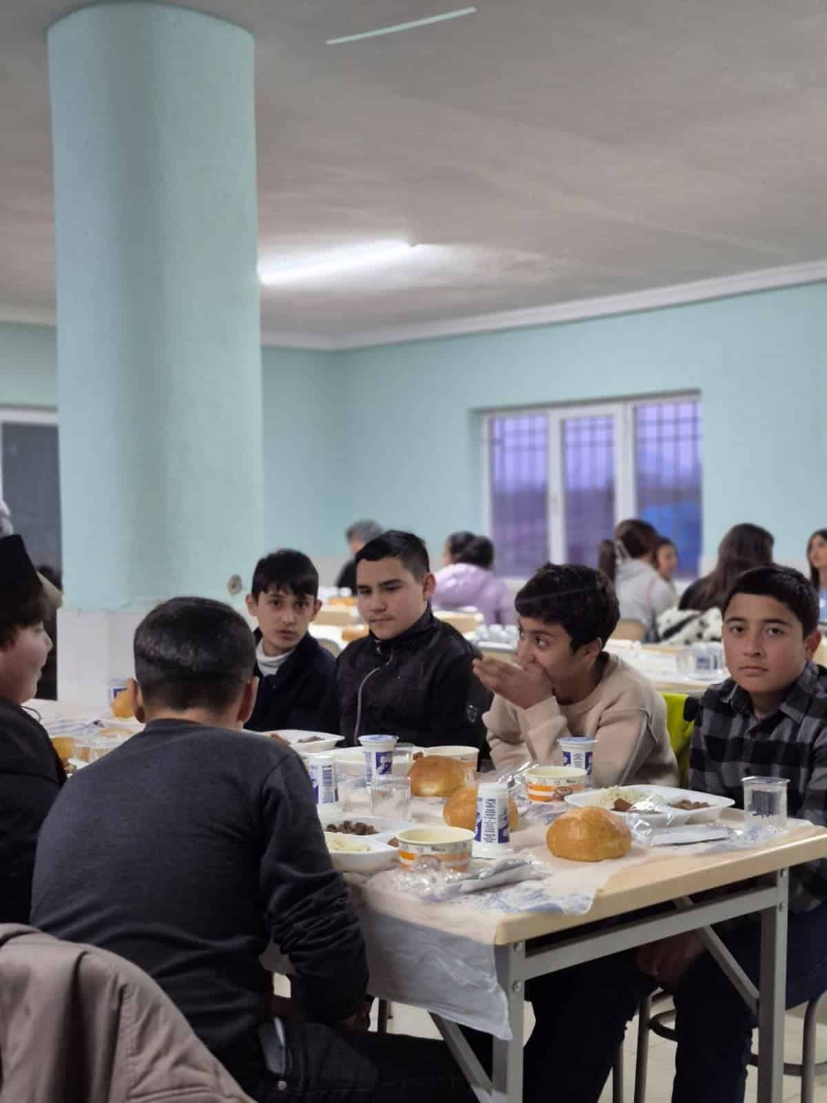 Hüyüklü Mahallesi’nde Ramazan Ayına Özel Anlamlı İftar Etkinliği6