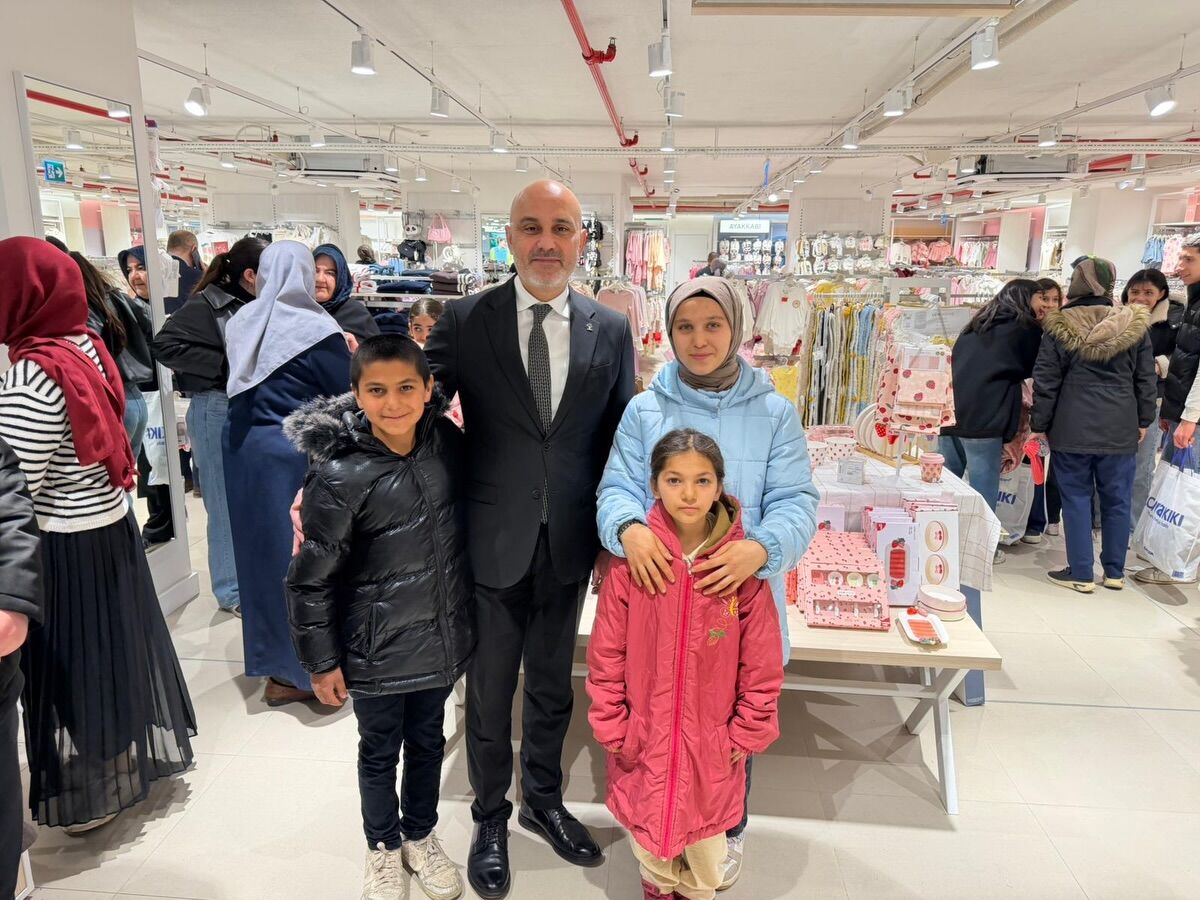 İl Başkanı Gül’den Deprem Şehidi Ailelerine Bayram Ziyareti3