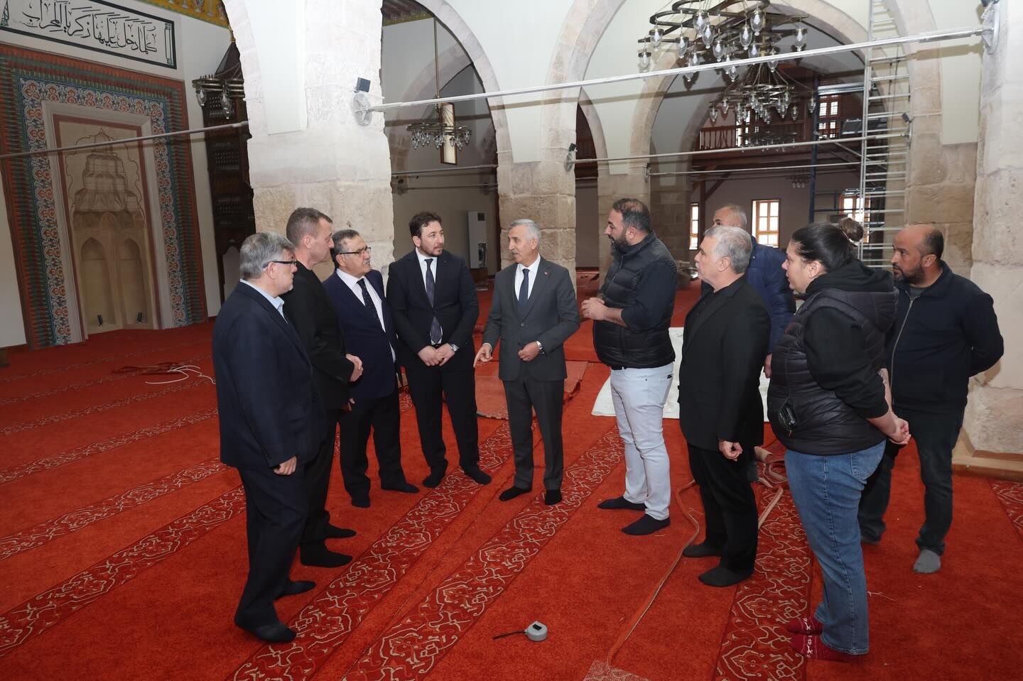 Kahramanmaraş Valisi Ünlüer, Tarihi Ulu Camii’nde İncelemelerde Bulunduu