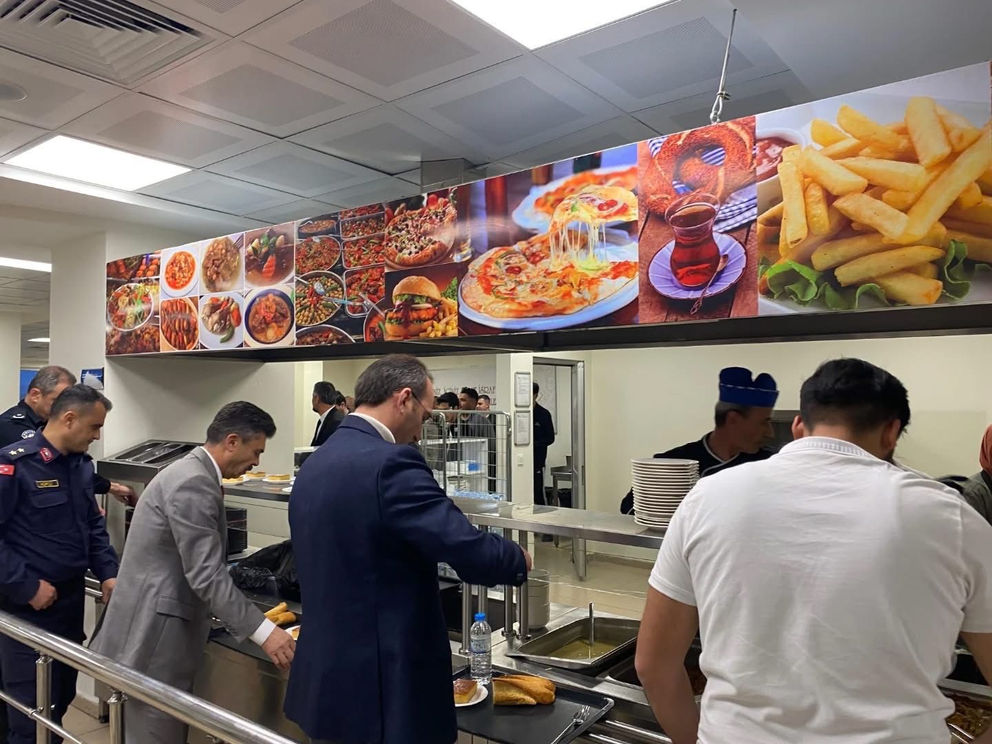 Kaymakam Sarıdoğan Öğrencilerle İftarda Buluştu3