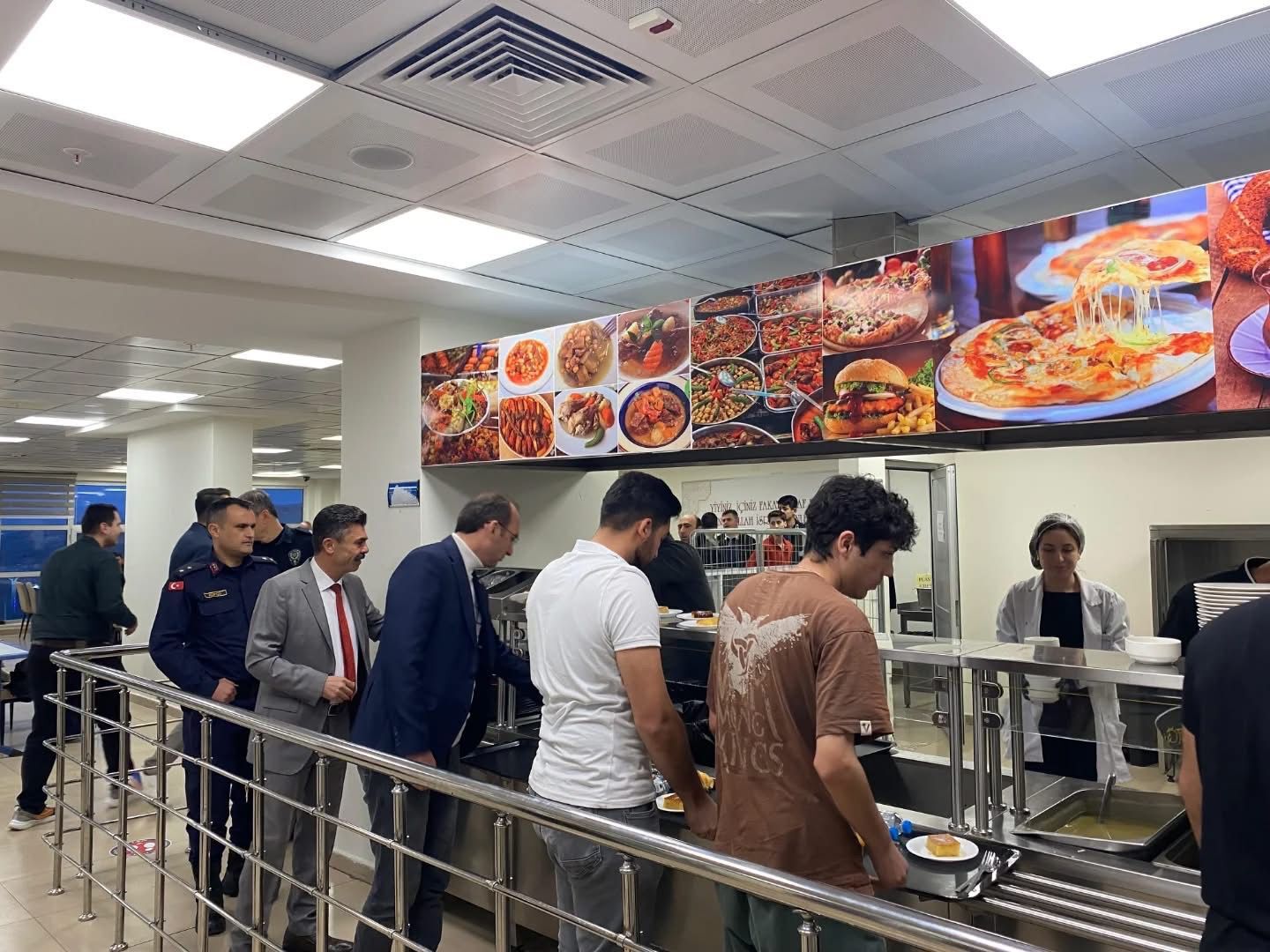 Kaymakam Sarıdoğan Öğrencilerle İftarda Buluştu7