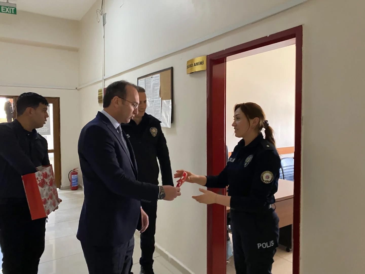 Kaymakam Sarıdoğan’dan Kadın Personele 8 Mart Kutlaması2