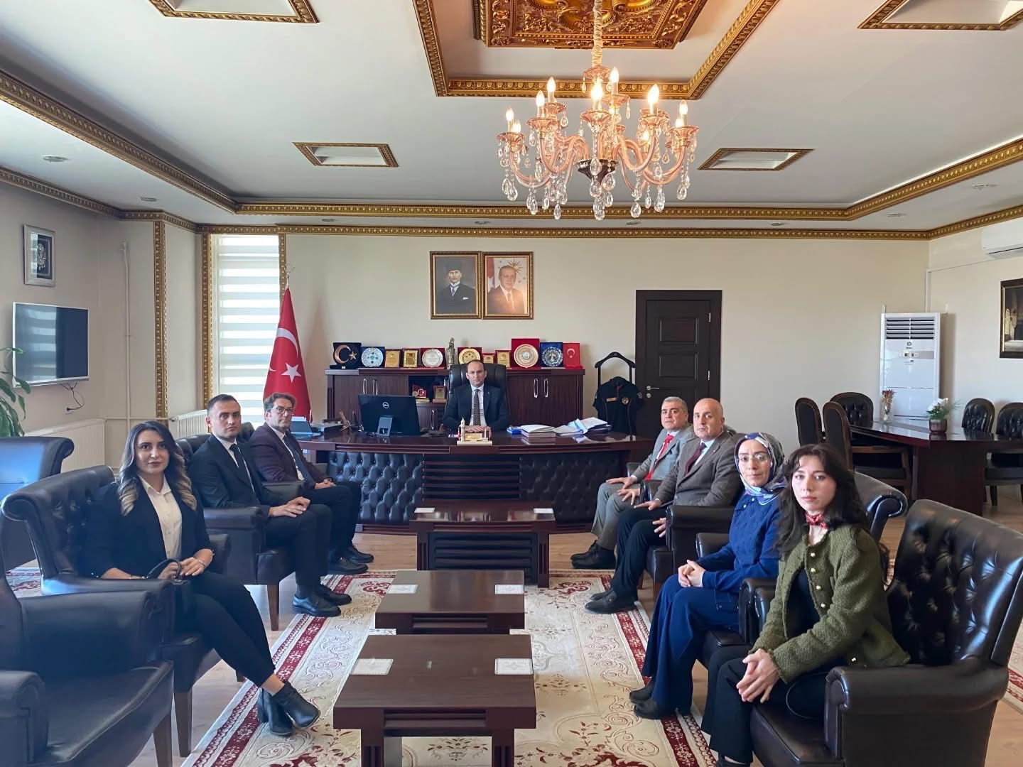 Kaymakam Sarıdoğan’dan Öğretmenlere Başarı Belgesi