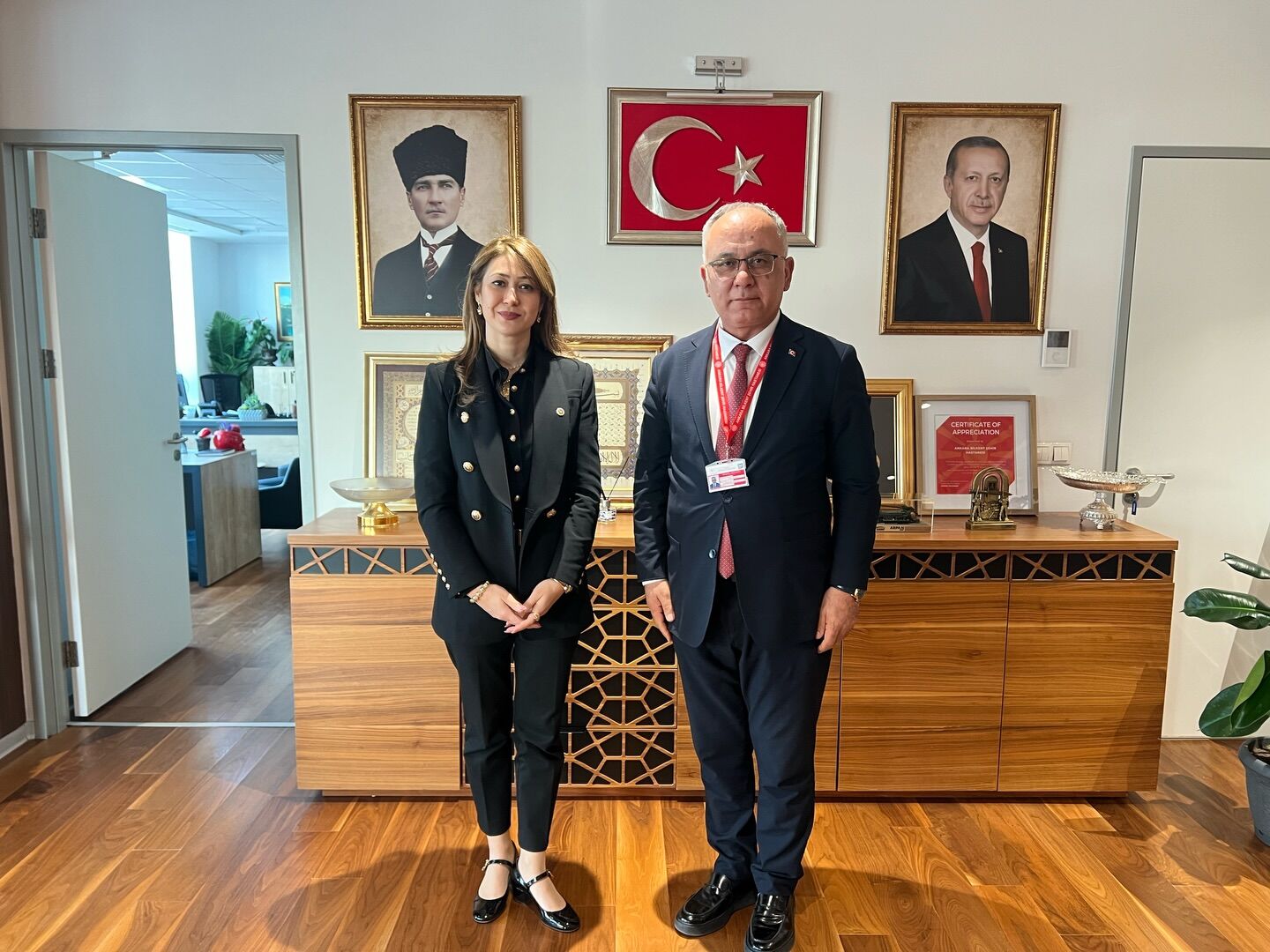 Milletvekili Karakoç’tan Sağlık Çalışanlarına Tıp Bayramı Ziyareti (1)