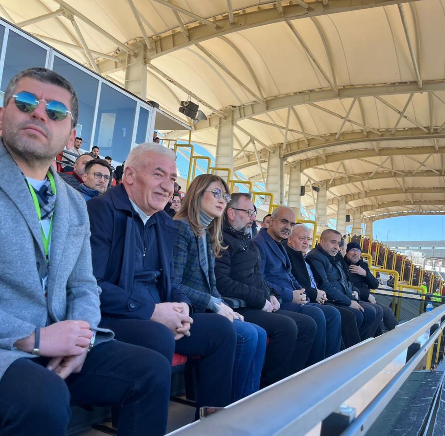 Milletvekilli Karakoç’tan İstiklalspor’a Tribün Desteği