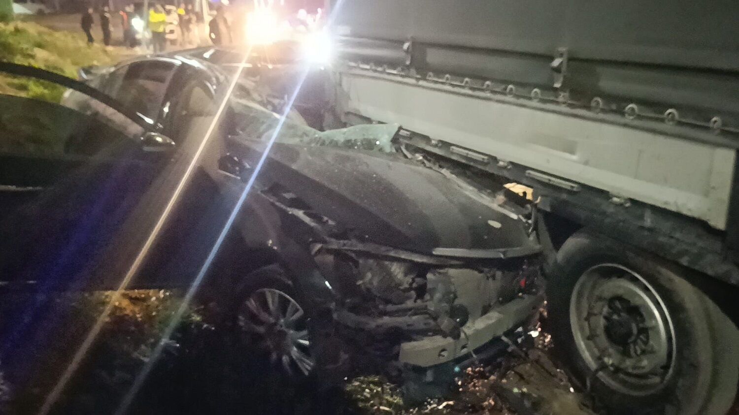 Otomobil Tıra Çarptı 4 Kişi Yaralandı (6)