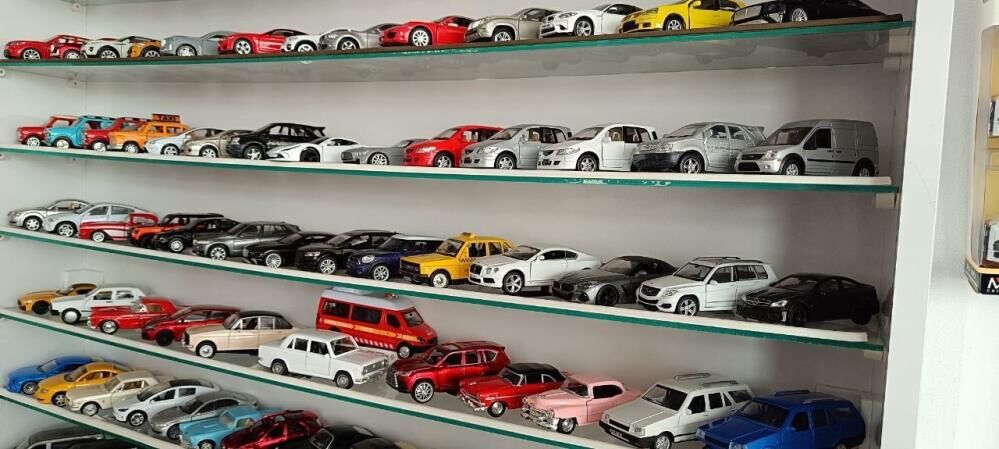 Sigarayı Bıraktı, 500 Maket Araç Koleksiyonu Oluşturdu 1