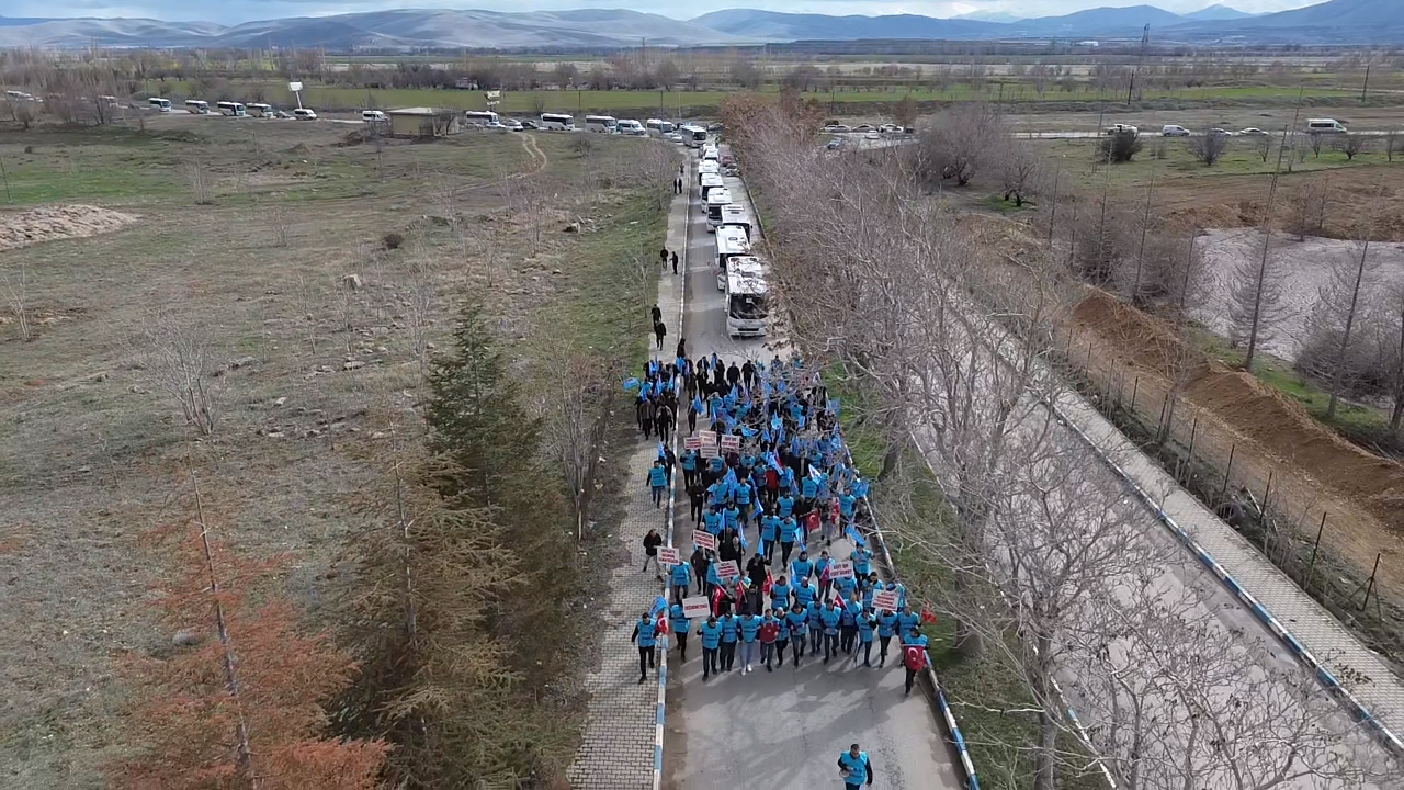 Termik Santral Önünde Eylem Ramazan, Bayram, Kış Demeden İşçi Çıkarıyorlar (1)-1