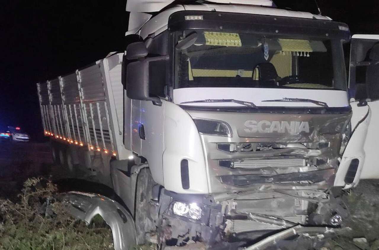 Tırla Çarpışan Otomobilin 22 Yaşındaki Sürücüsü Hayatını Kaybetti1