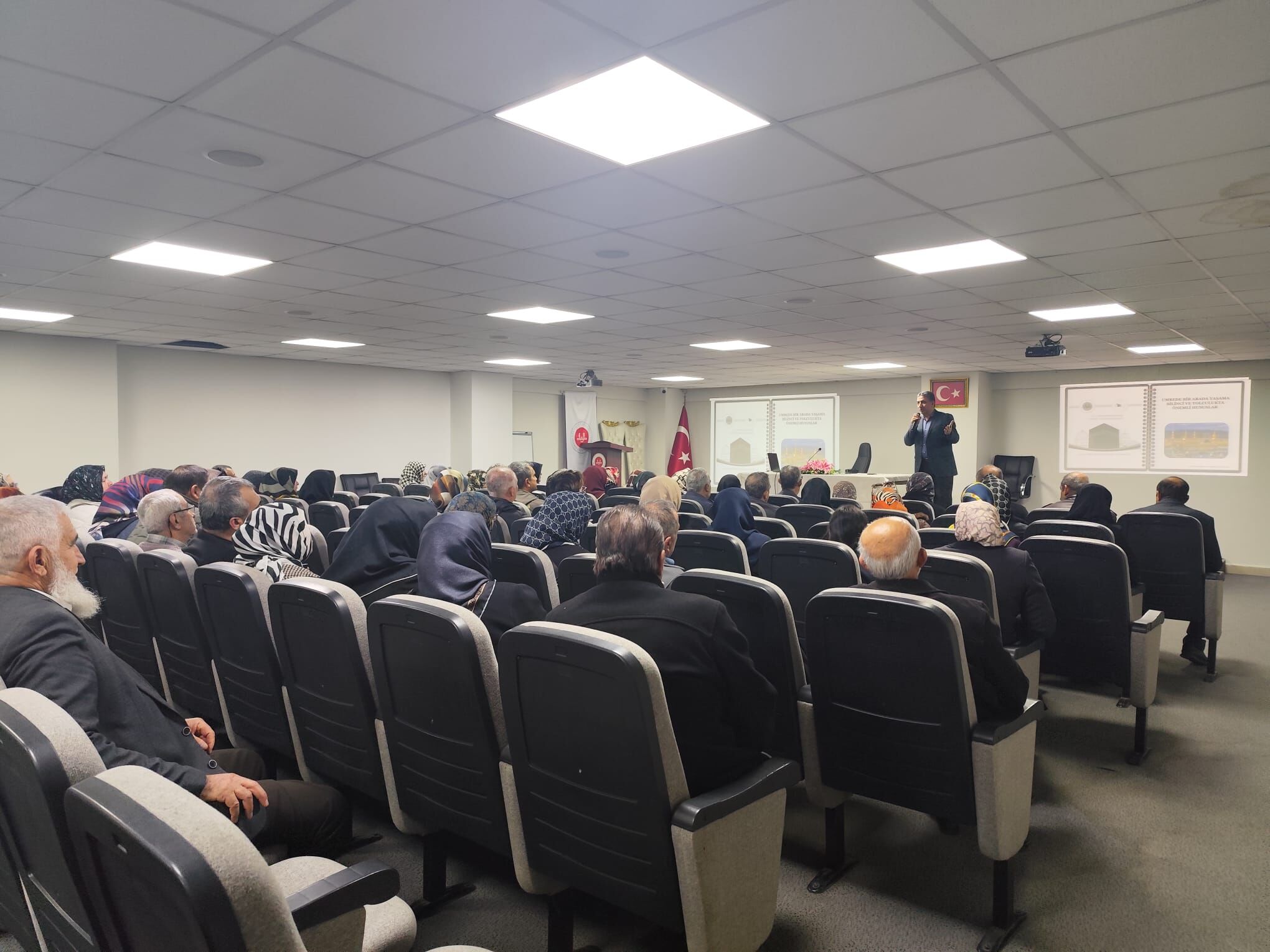 Umre Yolcularına Bilgilendirme Semineri Düzenlendi2