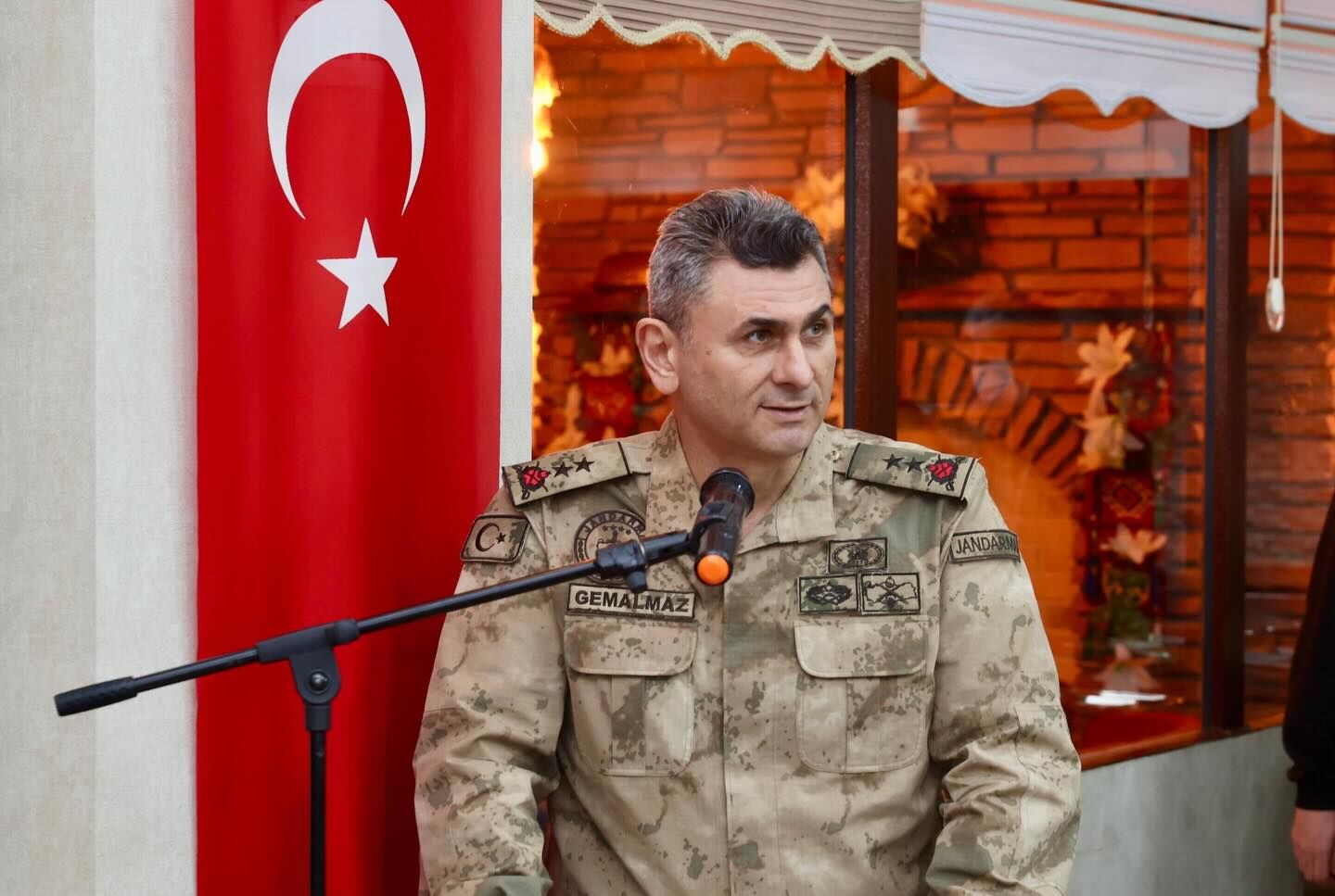 Vali Ünlüer Ve Emniyet Müdürü Yiğit, Jandarma Personeliyle İftarda Buluştu5