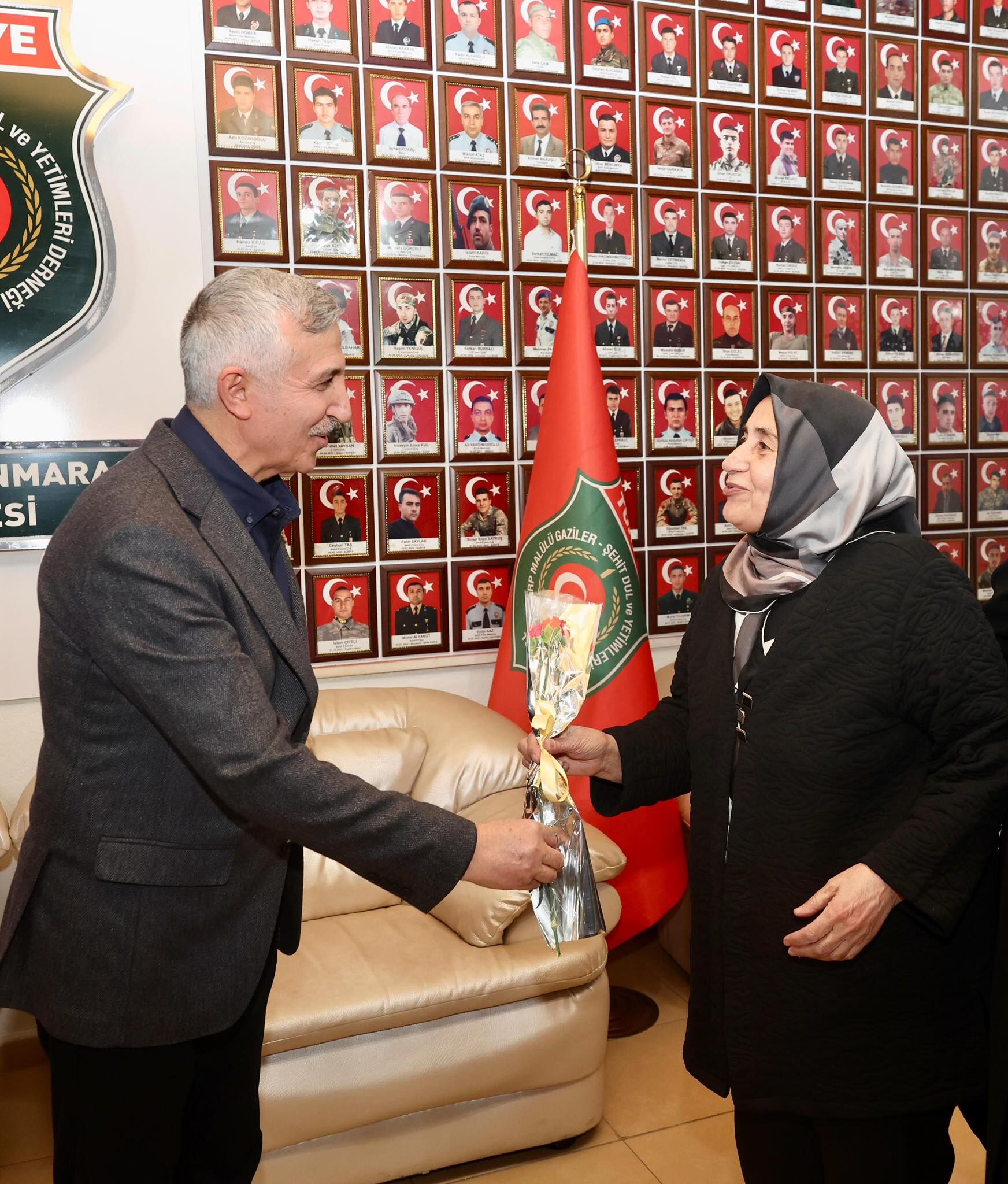 Vali Ünlüer Ve Eşi, 8 Mart’ta Şehit Aileleriyle Bir Araya Geldi1