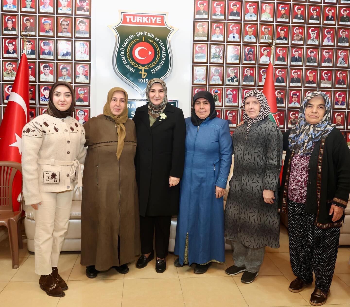 Vali Ünlüer Ve Eşi, 8 Mart’ta Şehit Aileleriyle Bir Araya Geldi3