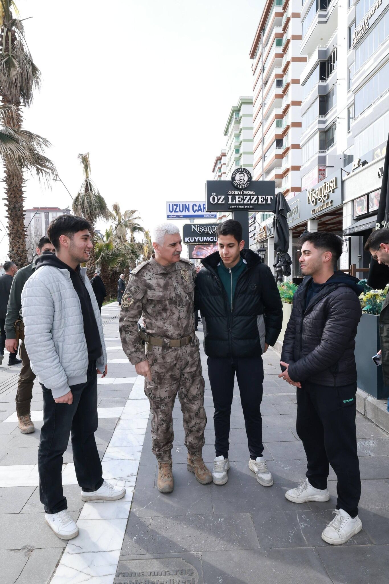 Vali Ünlüer’den Uzunçarşı Esnafına Ziyaret3