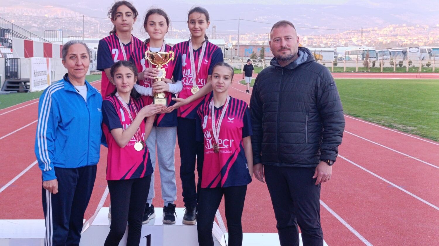 Teaş İstiklal Ortaokulu’ndan Büyük Başarı: Gelenek Bozulmadı!