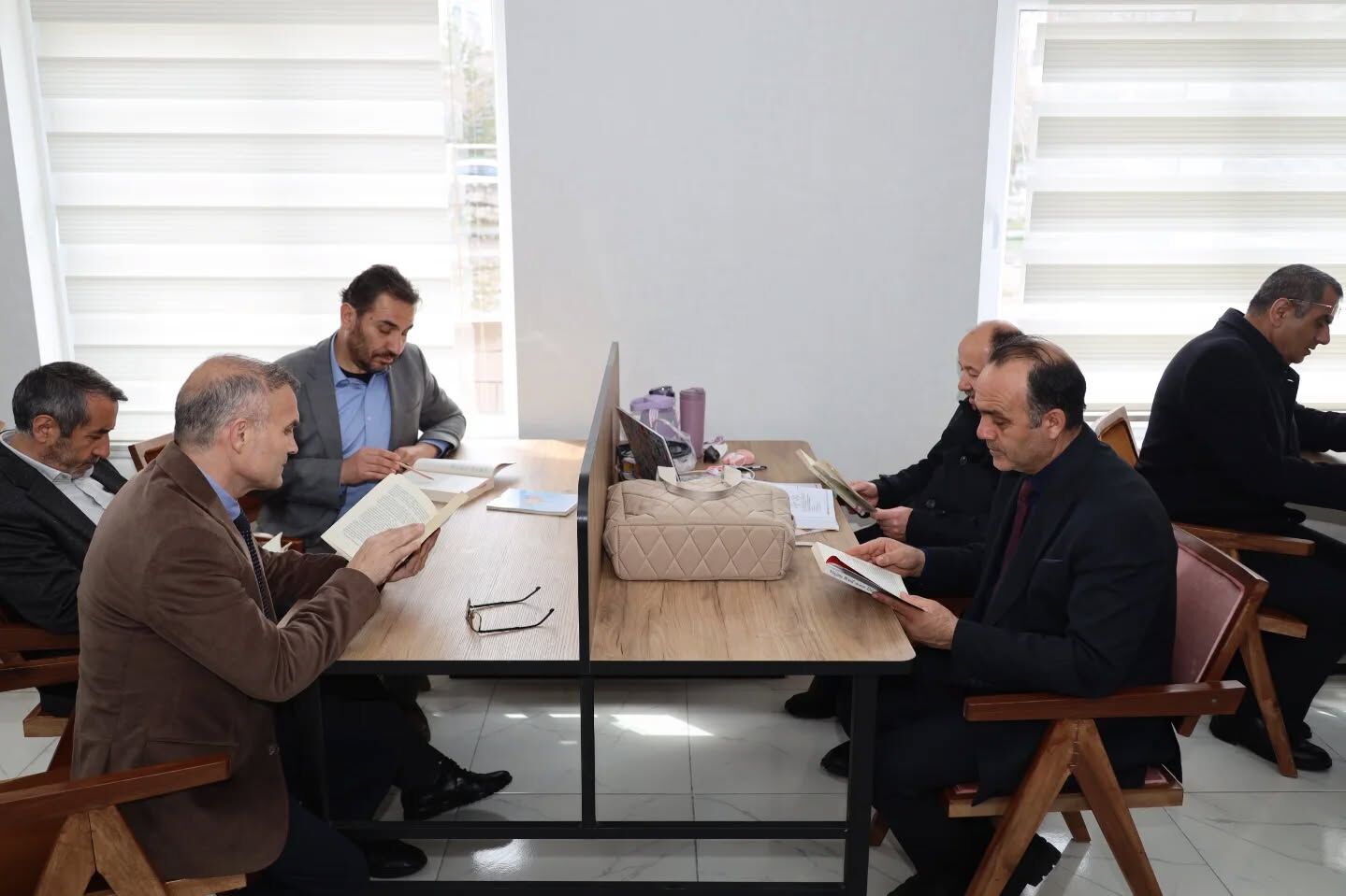 656858788 17999831996916527 3624479858180655524 N