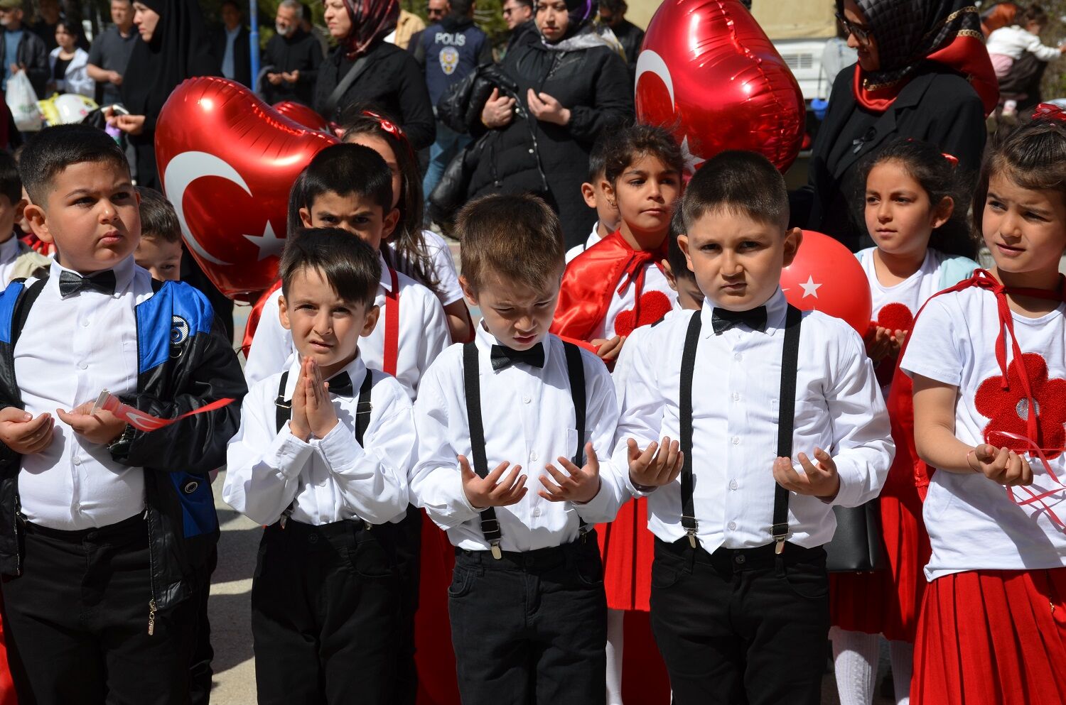Afşin’de 23 Nisan Ulusal Egemenlik Ve Çocuk Bayramı Kutlandı (8)