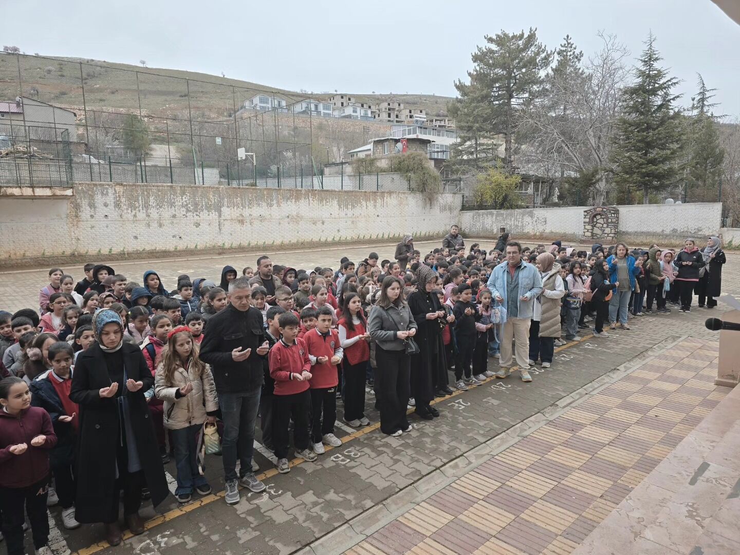 Afşin’de Duygu Dolu Anma Okul Saldırısında Hayatını Kaybedenler Dualarla Anıldı5