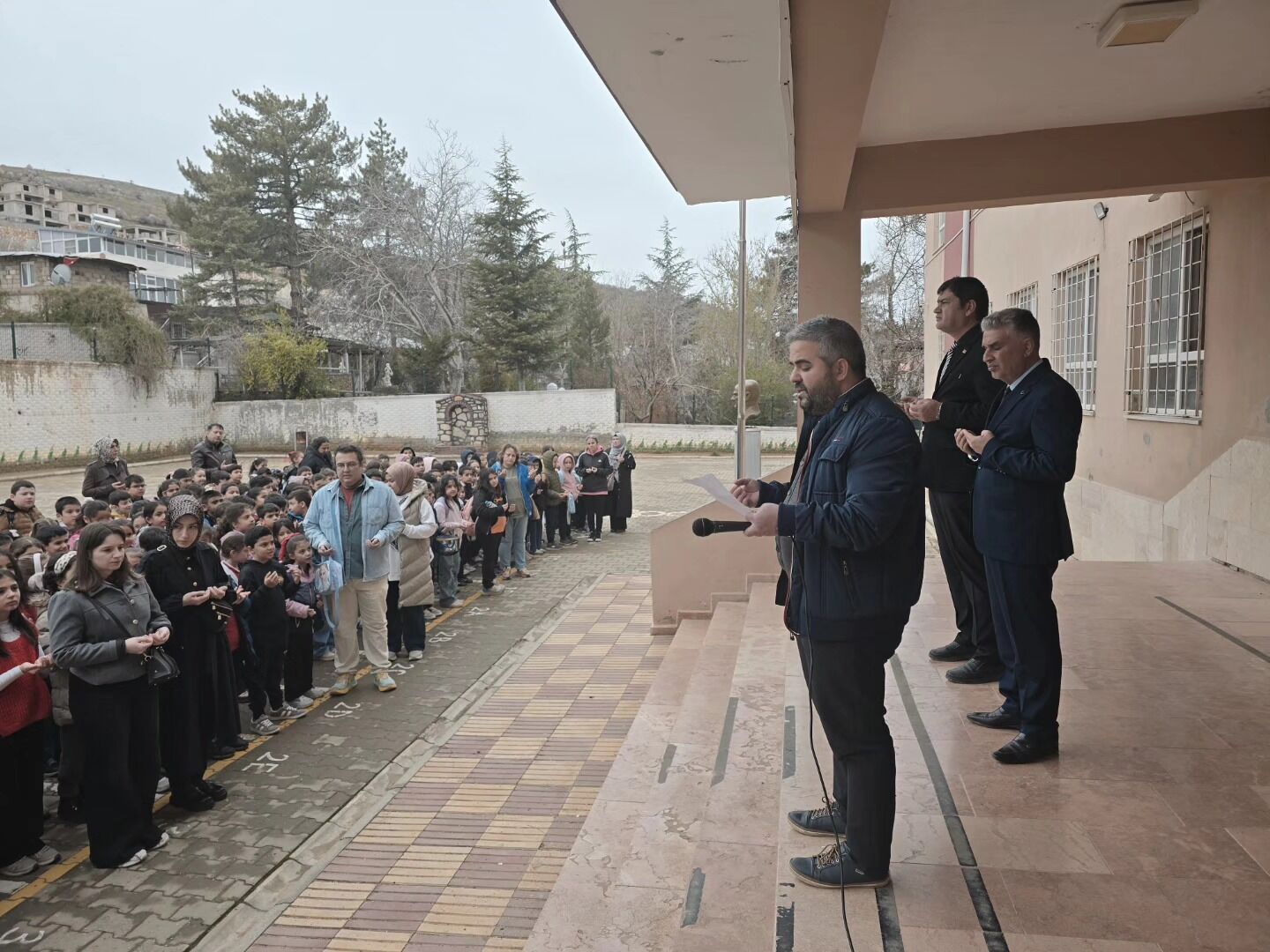 Afşin’de Duygu Dolu Anma Okul Saldırısında Hayatını Kaybedenler Dualarla Anıldı7