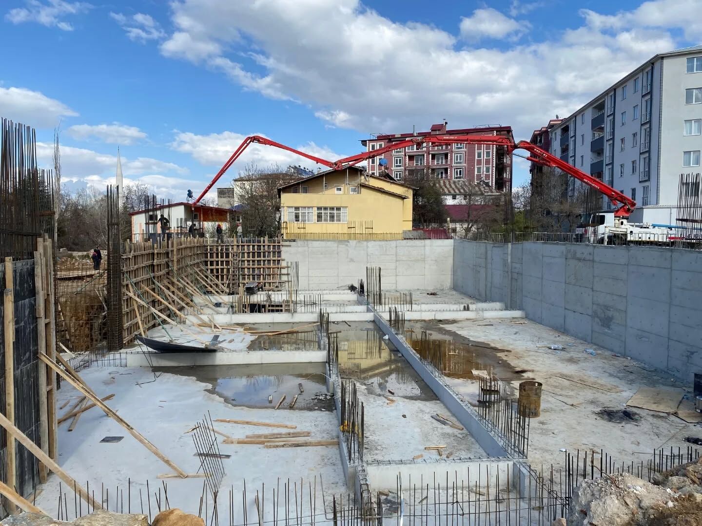 Afşin’de Eğitim Yatırımlarına Yakın Takip Okul İnşaatları İncelendi (2)