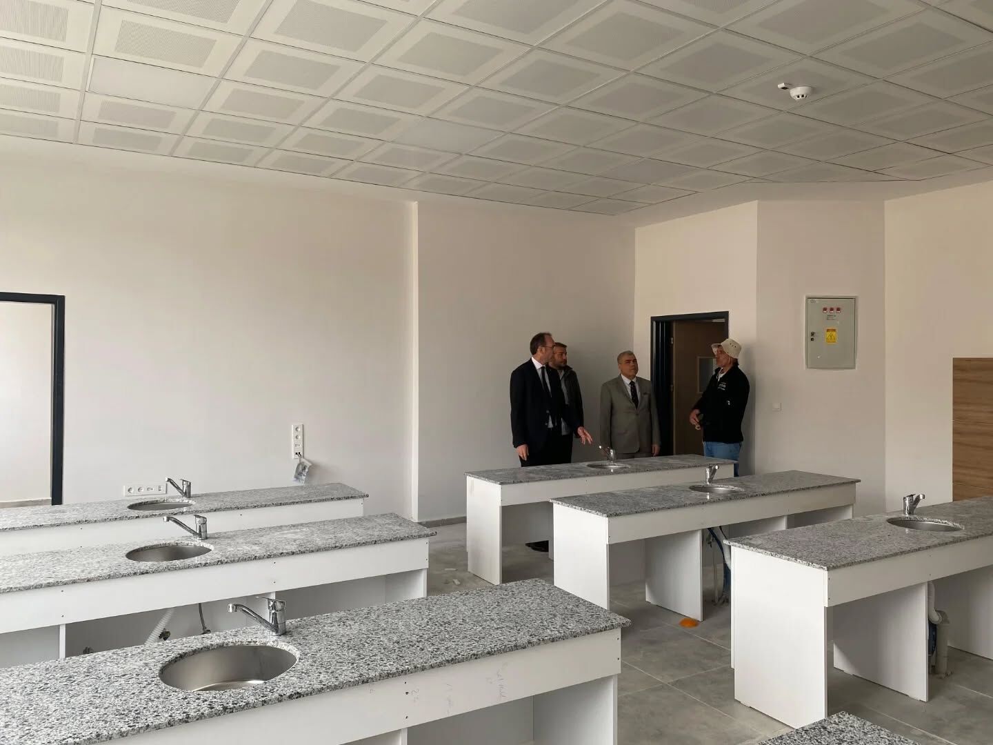 Afşin’de Eğitim Yatırımlarına Yakın Takip Okul İnşaatları İncelendi (5)