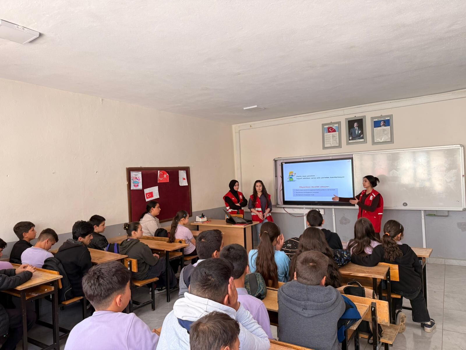 Afşin’de Genç Kızılay’dan Öğrencilere İlk Yardım Ve Çevre Bilinci Eğitimi (1)