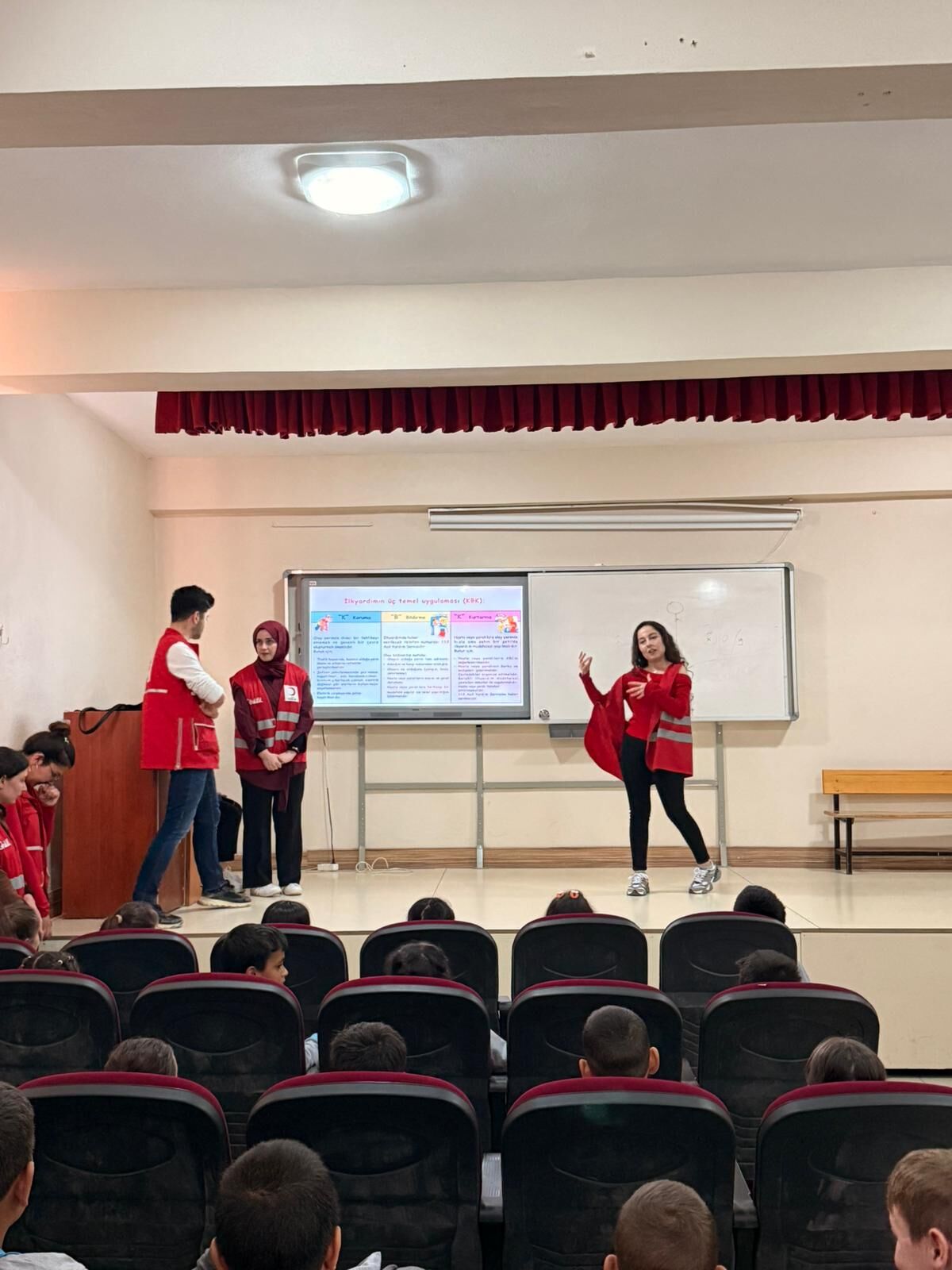 Afşin’de Genç Kızılay’dan Öğrencilere İlk Yardım Ve Çevre Bilinci Eğitimi (8)