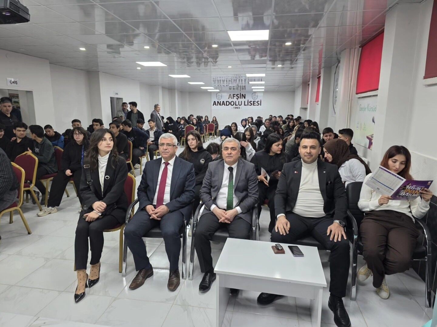 Afşin’de Kariyer Ve Gelecek Üzerine Seminer Düzenlendi1