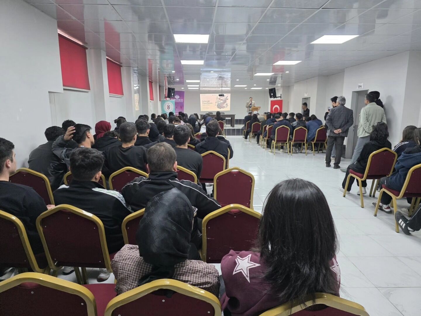 Afşin’de Kariyer Ve Gelecek Üzerine Seminer Düzenlendi3