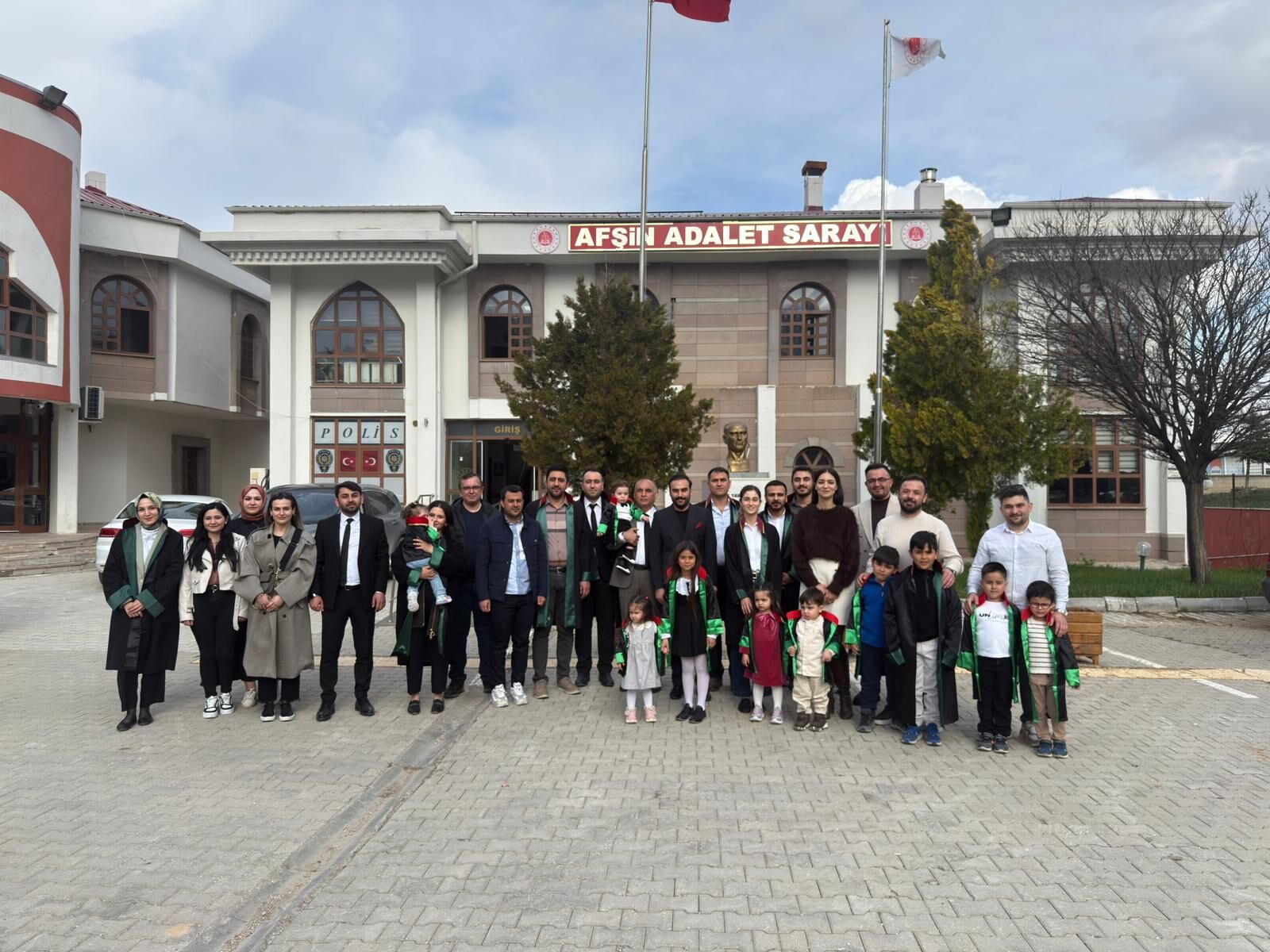 Afşin’de Minikler Avukat Cübbesi Giydi
