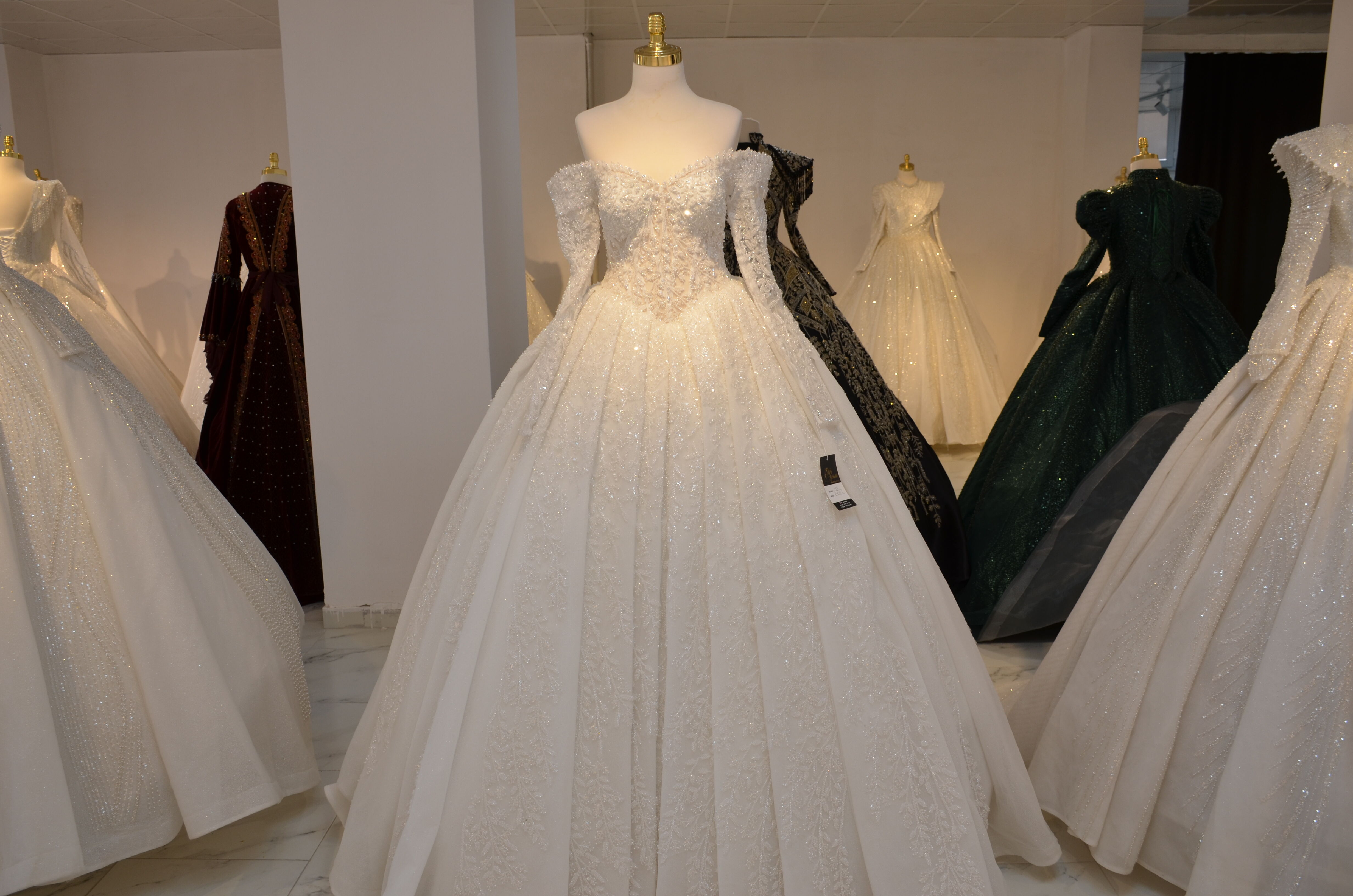 Afşin’de Prenses Gelinlik Yeni Yerinde Hizmete Açıldı (3)