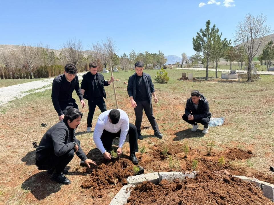 Afşin’de Ülkü Ocakları Şehit Öğretmen Ve Öğrencileri Andı4