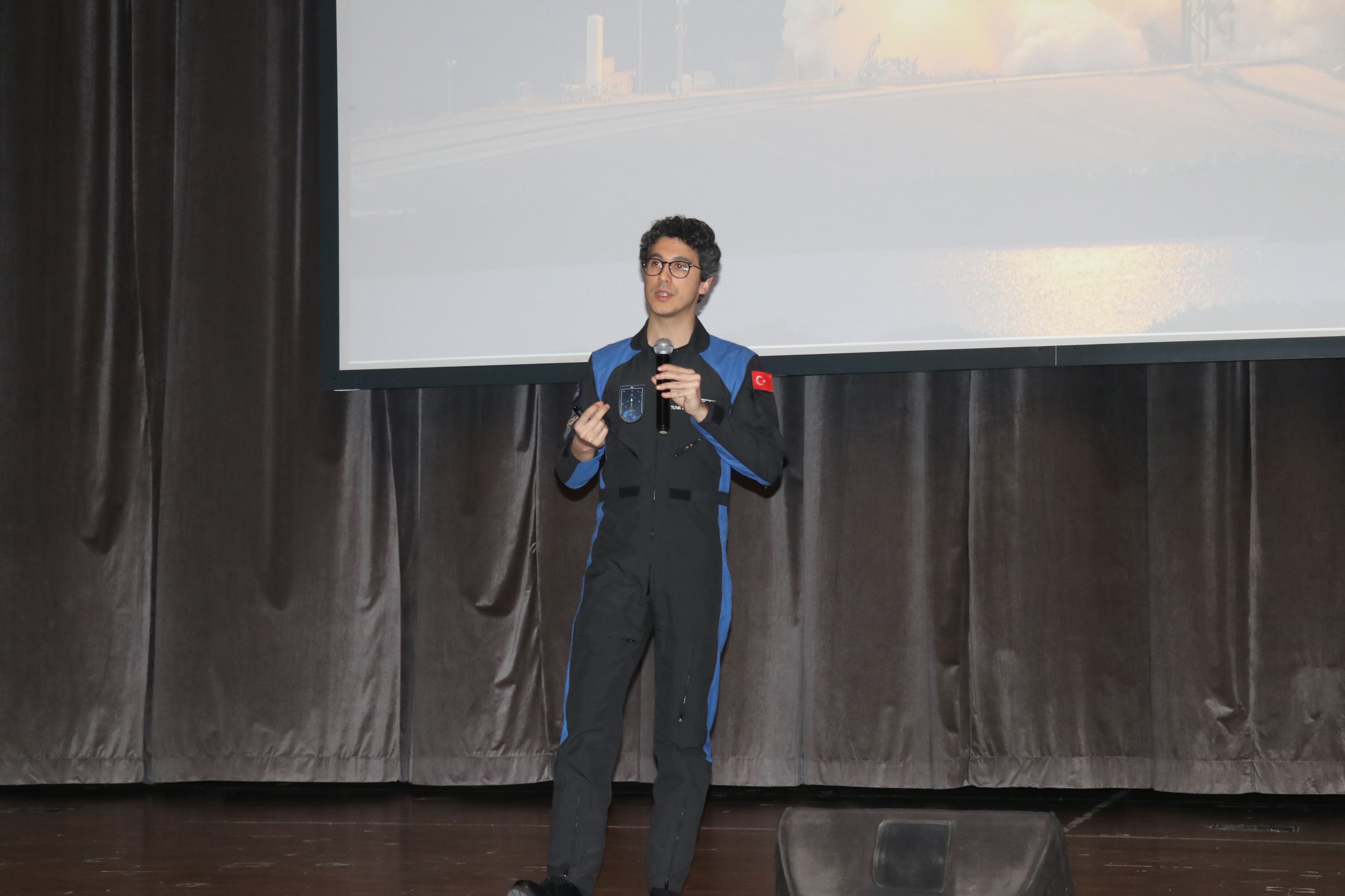 Astronot Tuva Cihangir Atasever, Isparta'da öğrencilerle buluştu