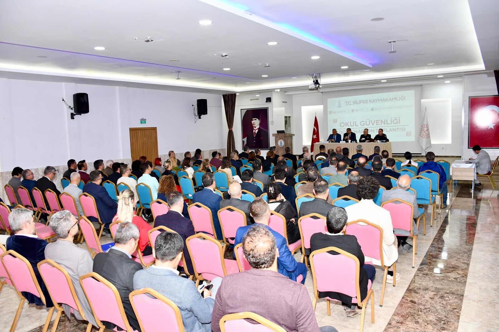 Silifke'de okul güvenliği toplantısı düzenlendi