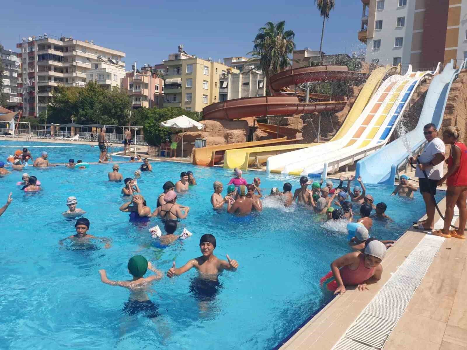 Tarsus Belediyesi’nin “Havuzda İlk Kulaç” Projesi BELFOR’da Örnek Uygulama Seçildi