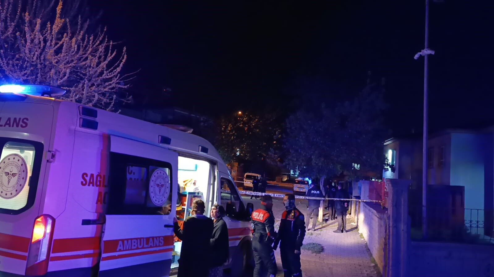 Aileler Arasında Silahlı Çatışma 1’I Ağır 6 Yaralı! (3)