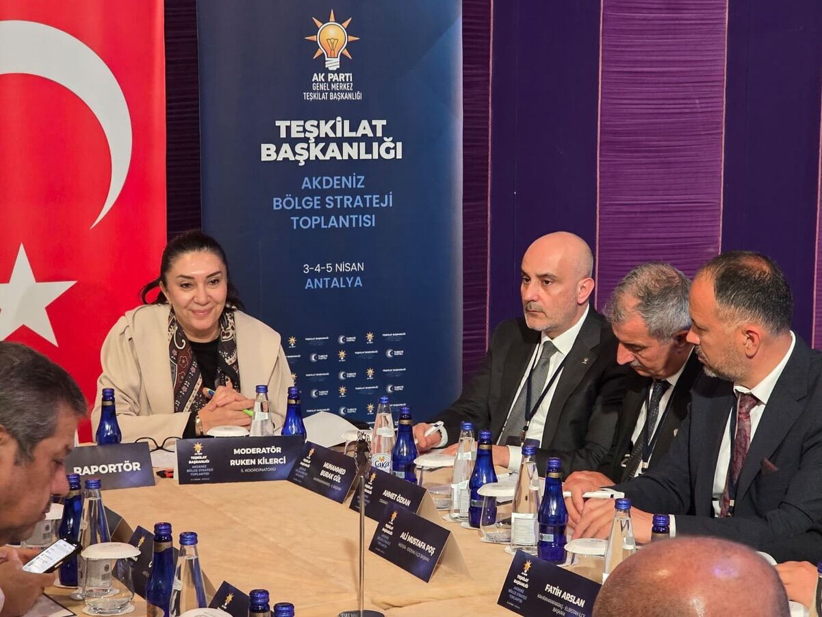 Ak Parti Kahramanmaraş Heyeti Antalya’da Strateji Toplantısında Aktif Rol Aldı7
