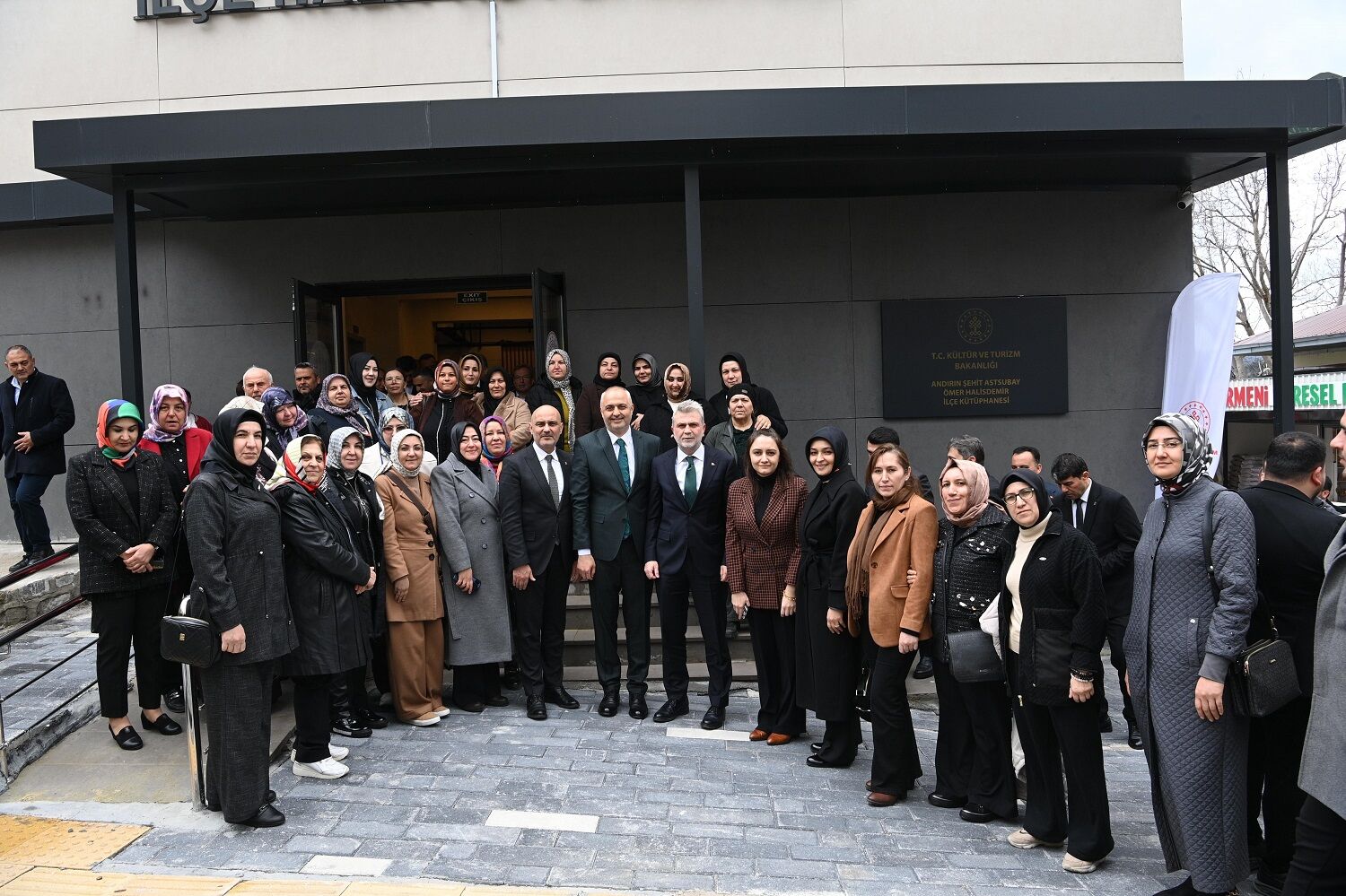 Andırın Şehit Astsubay Ömer Halisdemir İlçe Halk Kütüphanesi Hizmete Açıldı (3)